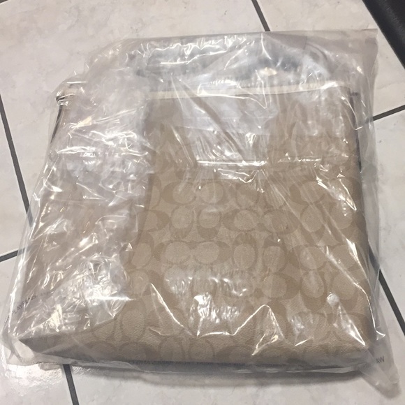 Official Coach File Bag Brand New With Tag - Picture 2 of 8